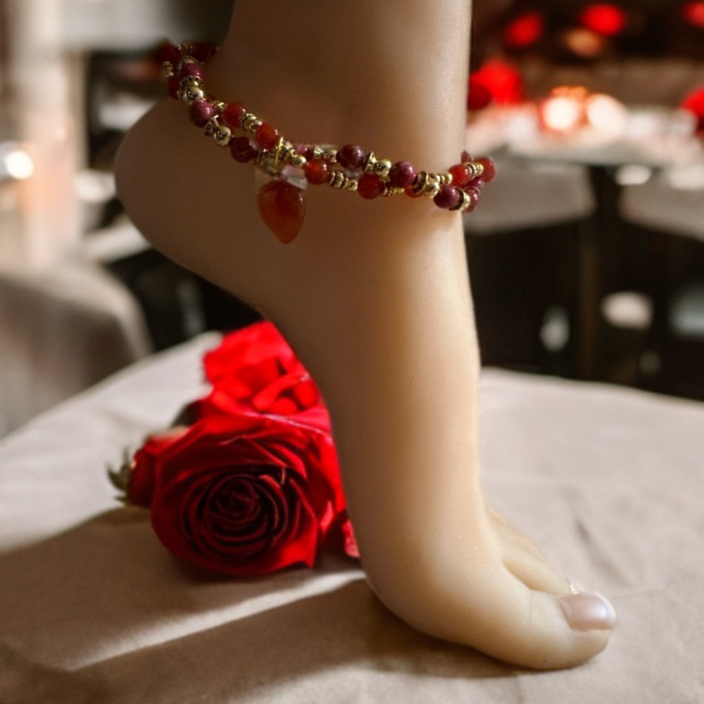 Red Agate Heart Pendant Twisted Bead Ankle Bracelet in Goldtone